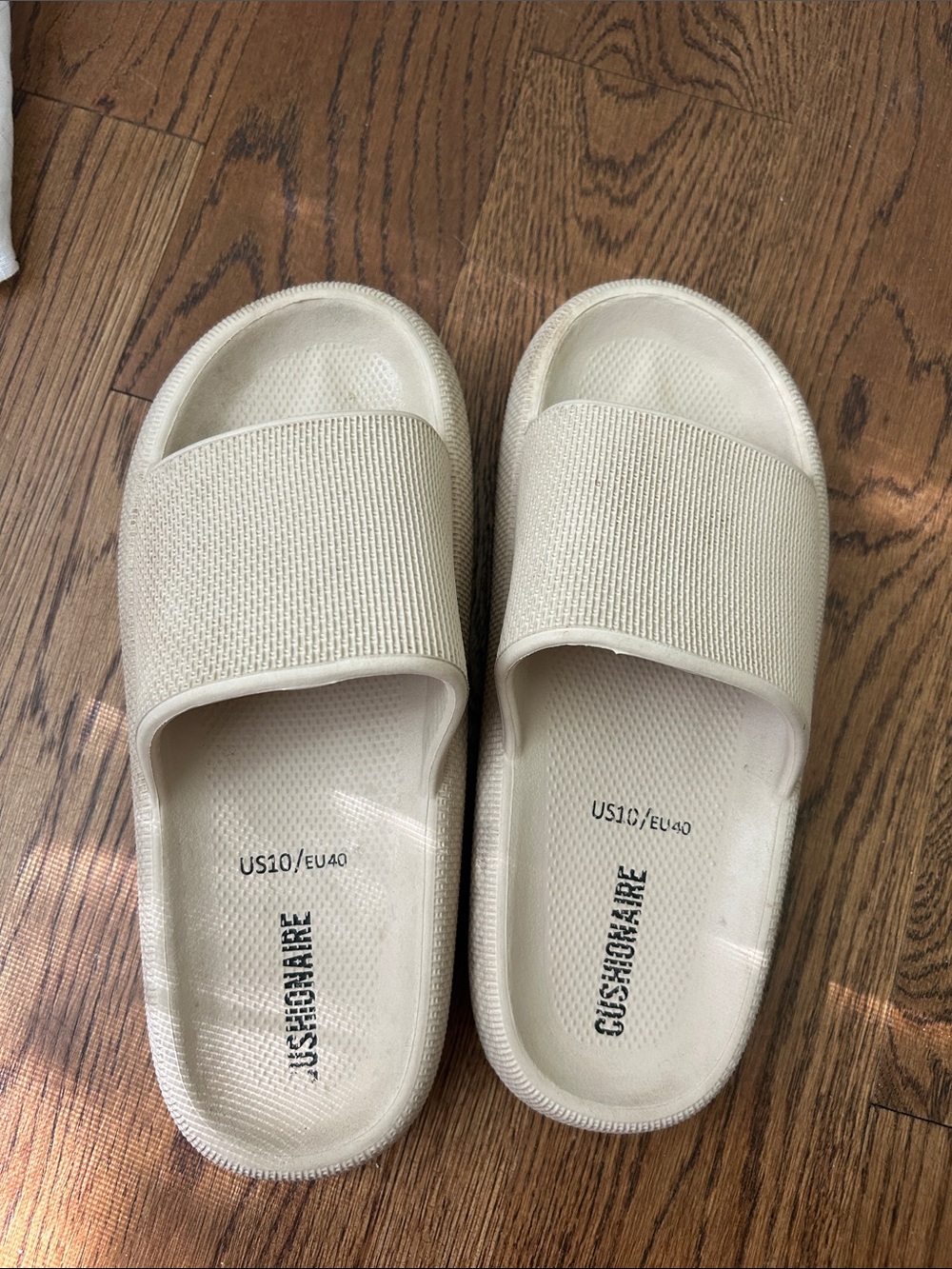 Cushionaire Women's Beige Slide Sandals